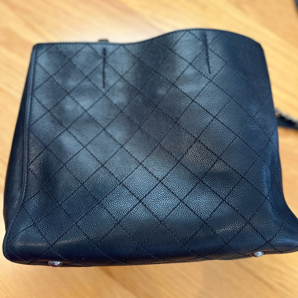CHANEL Black Quilted Leather Bag with Silver Logo - Picture 6 of 9